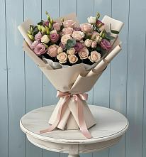 Букет цветов из:  Розы и Лизиантусы в Яр Удмуртия