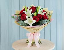 Букет цветов из:  Лилии и Розы #REPLACE_PRED# Яр Удмуртия