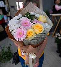 Букет цветов из:  Герберы, Розы и Хризантемы в Яр Удмуртия