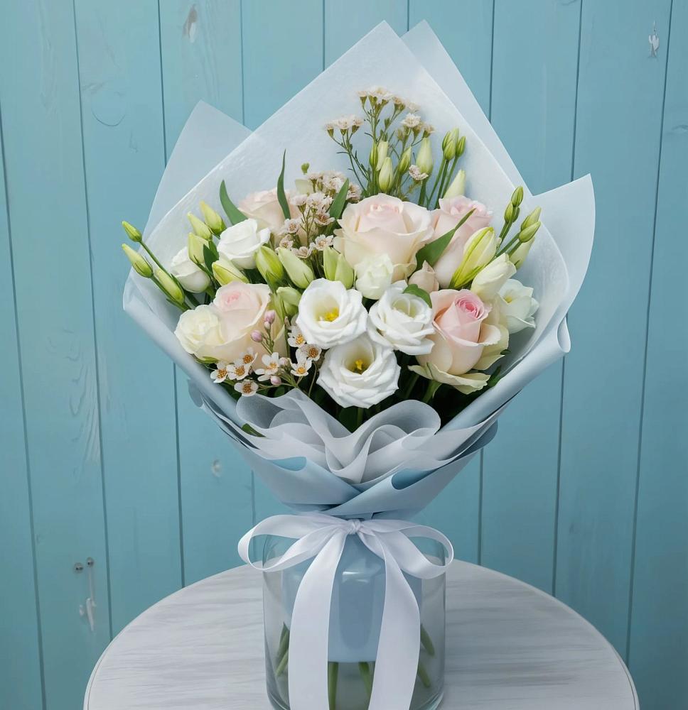 Букет цветов из: Розы и Лизиантусы в Яр Удмуртия