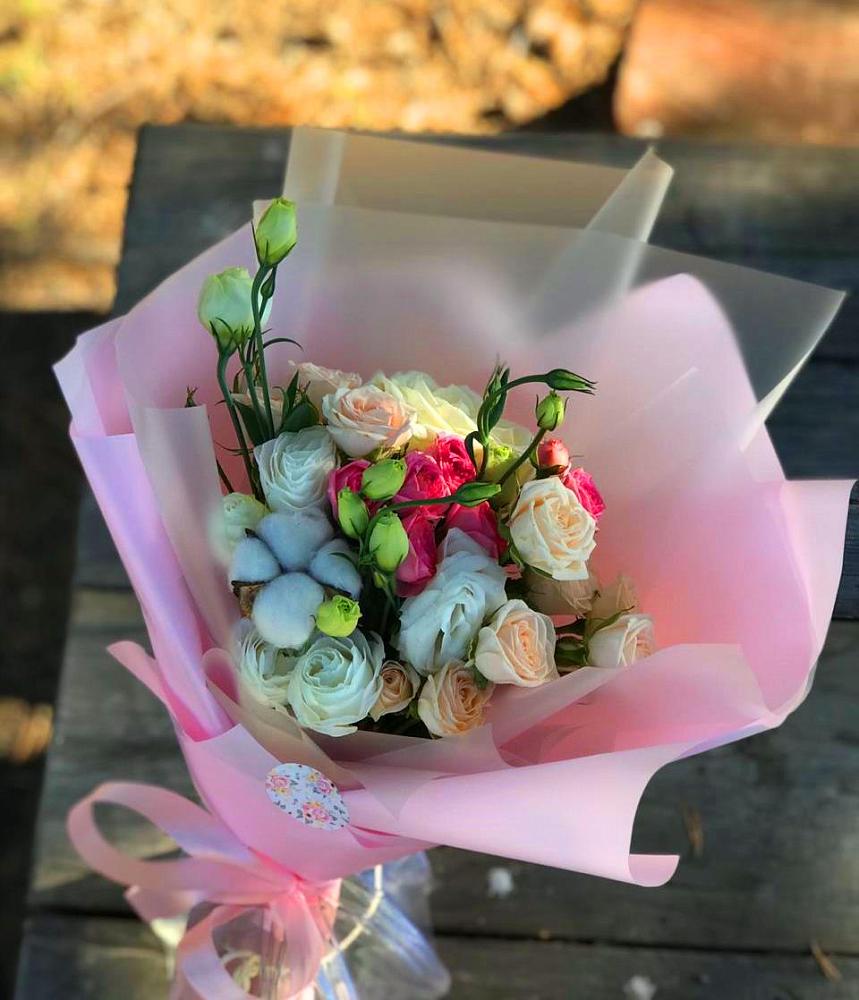 Букет цветов из: Розы и Лизиантусы в Яр Удмуртия