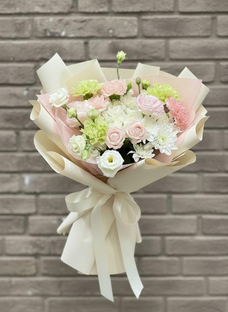 Букет цветов из: Гвоздики, Розы, Лизиантусы и Хризантемы в Яр Удмуртия