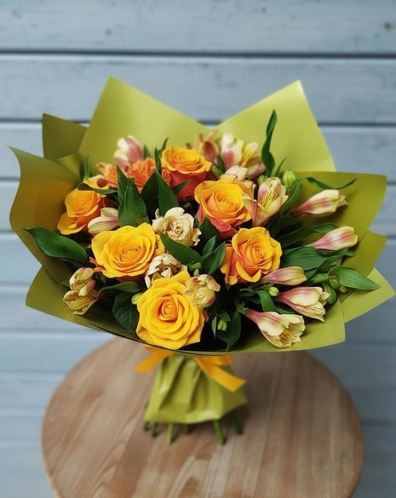 Букет цветов из: Альстромерии и Розы в Яр Удмуртия