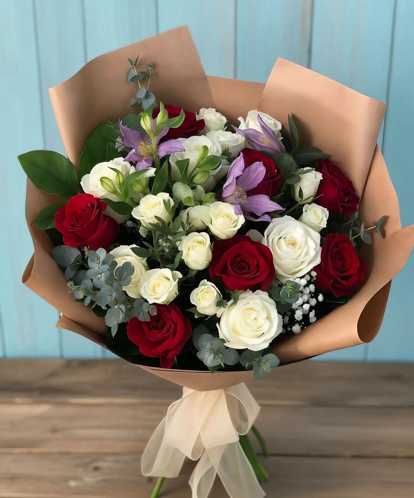 Букет цветов из: Розы и Альстромерии в Яр Удмуртия