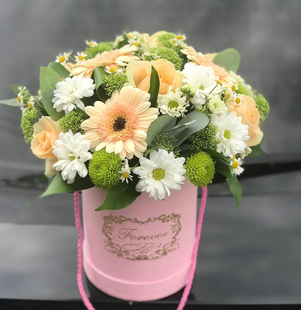 Цветочная композиция из Розы, Герберы и Хризантемы в шляпной коробке в Яр Удмуртия