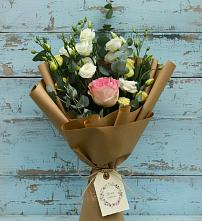 Букет цветов из:  Розы и Лизиантусы в Яр Удмуртия